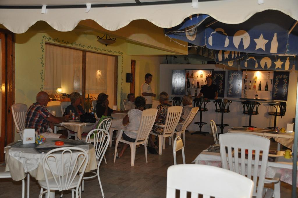 קוסדסי Hotel Dorukhan מראה חיצוני תמונה