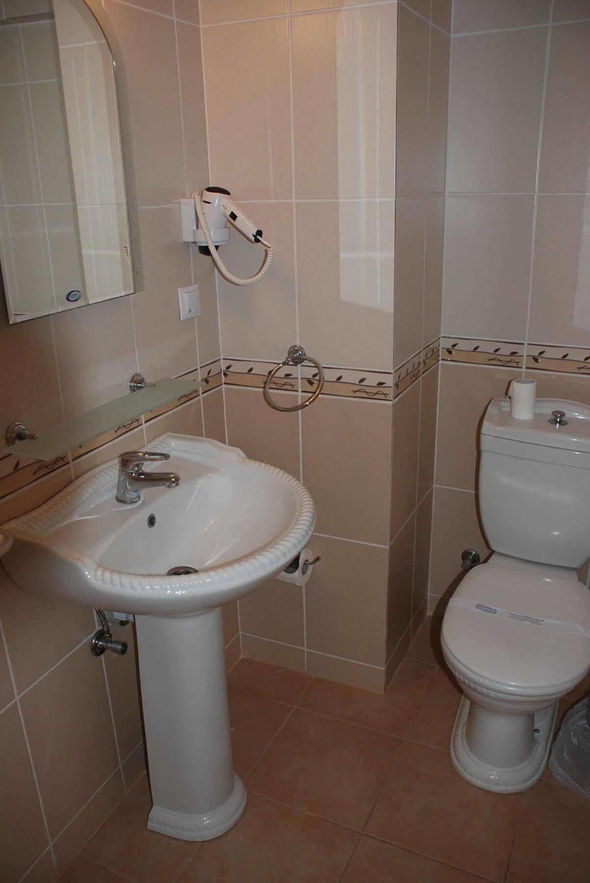 קוסדסי Hotel Dorukhan מראה חיצוני תמונה