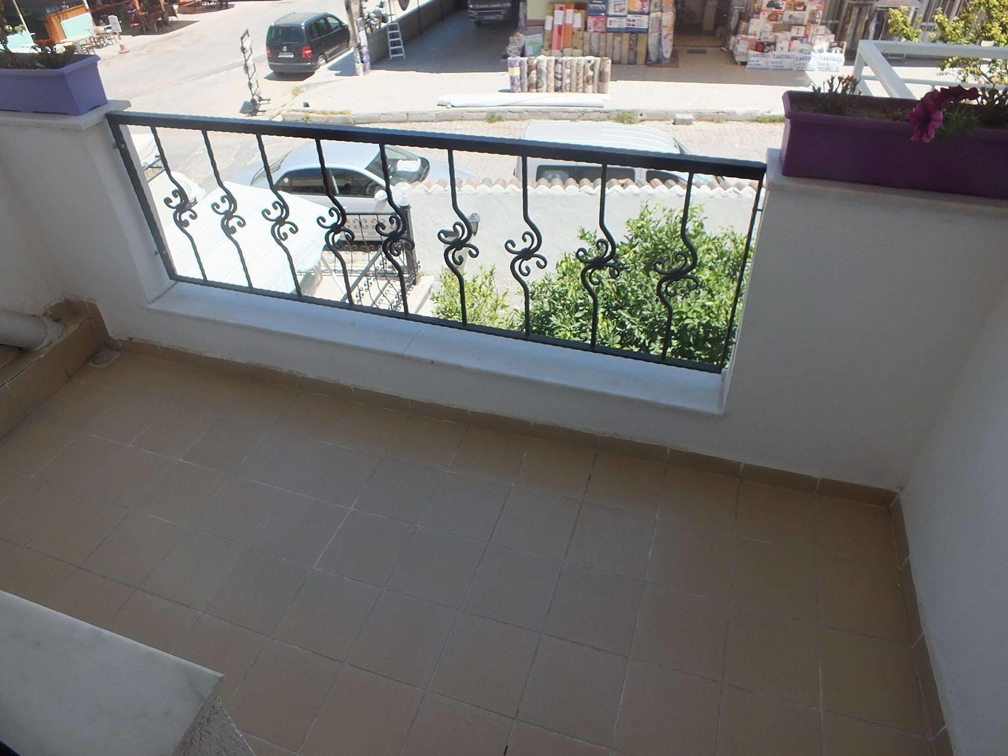 קוסדסי Hotel Dorukhan מראה חיצוני תמונה