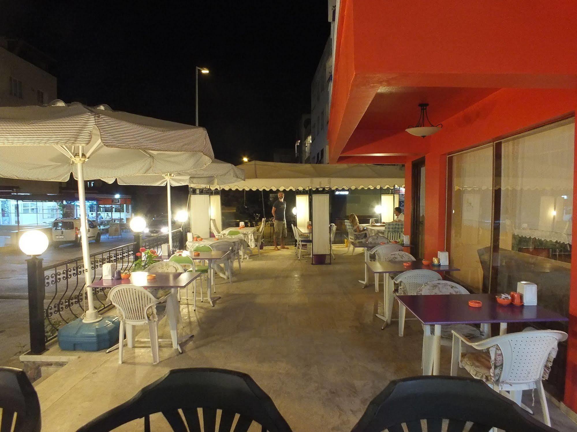 קוסדסי Hotel Dorukhan מראה חיצוני תמונה