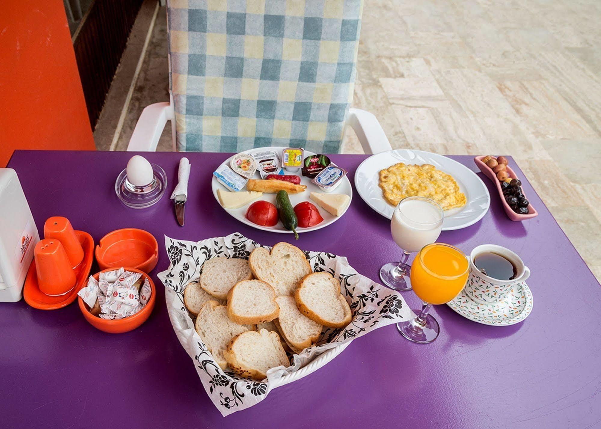 קוסדסי Hotel Dorukhan מראה חיצוני תמונה